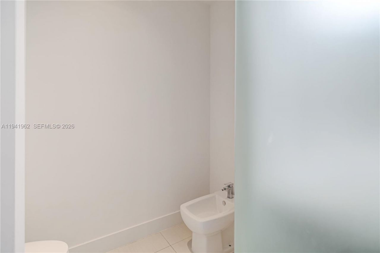 1010 SW 2nd Ave, Unit 506, Miami, FL 33130 Photo