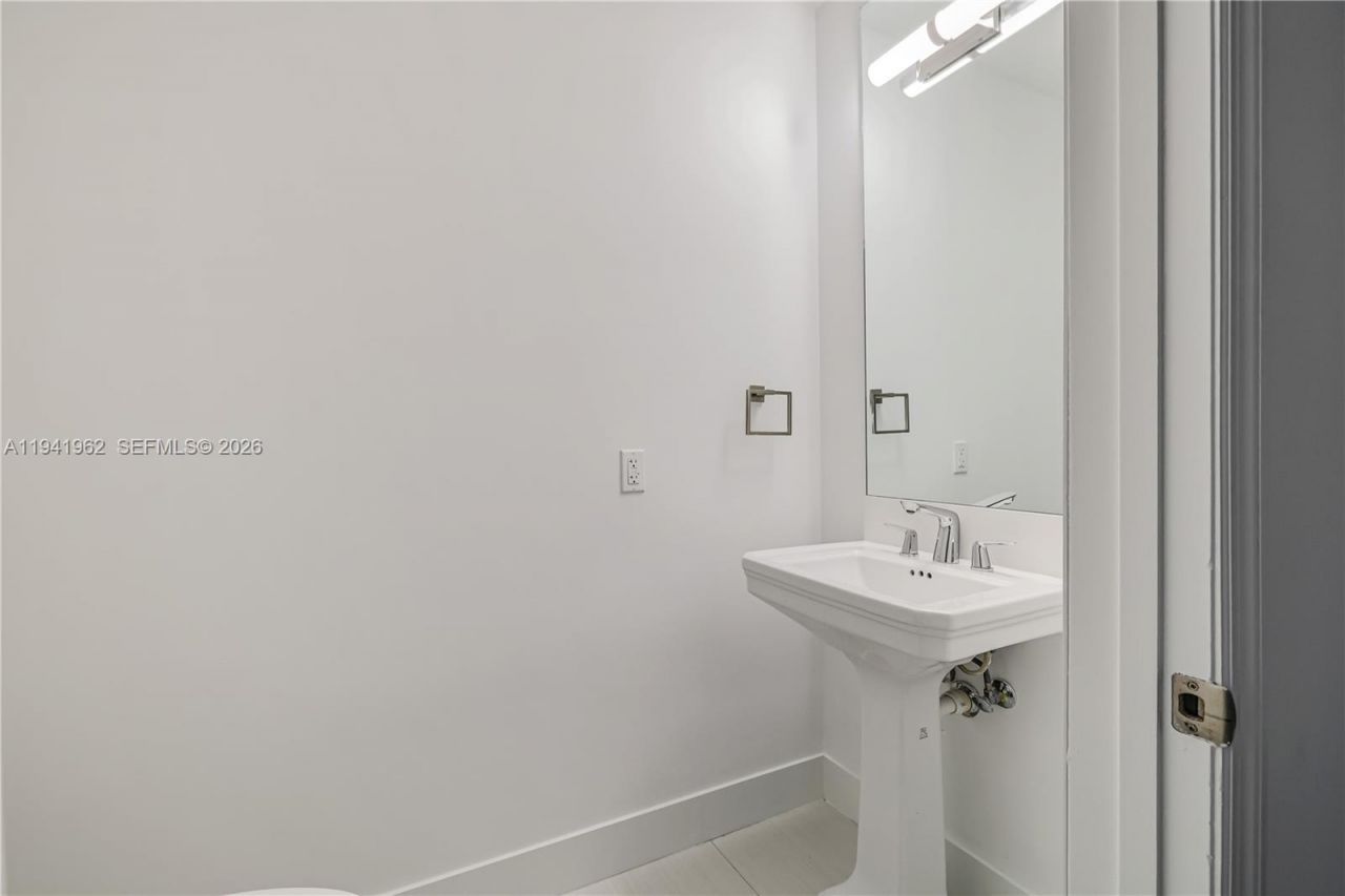1010 SW 2nd Ave, Unit 506, Miami, FL 33130 Photo
