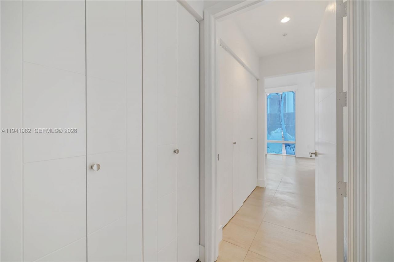 1010 SW 2nd Ave, Unit 506, Miami, FL 33130 Photo
