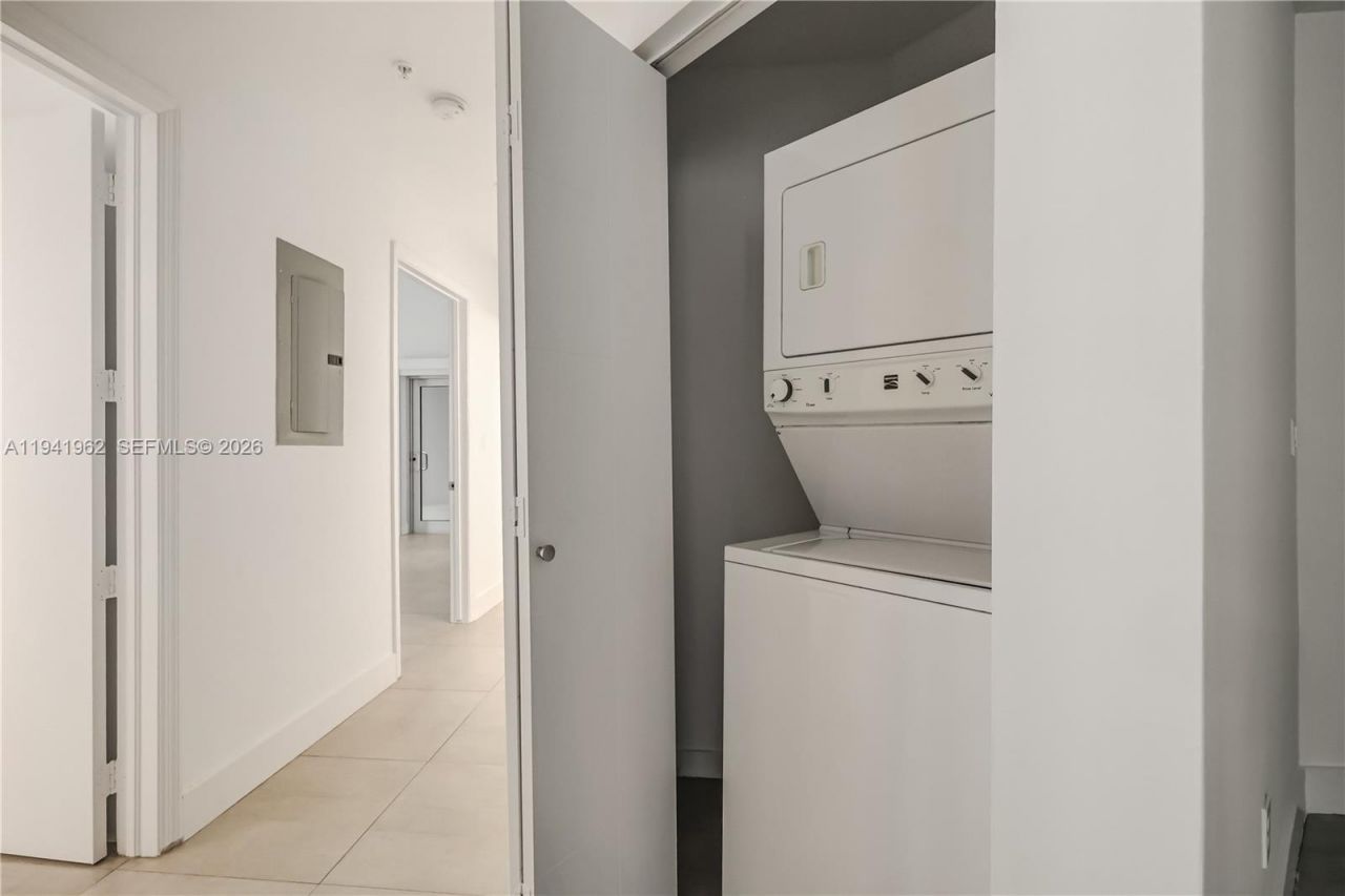 1010 SW 2nd Ave, Unit 506, Miami, FL 33130 Photo
