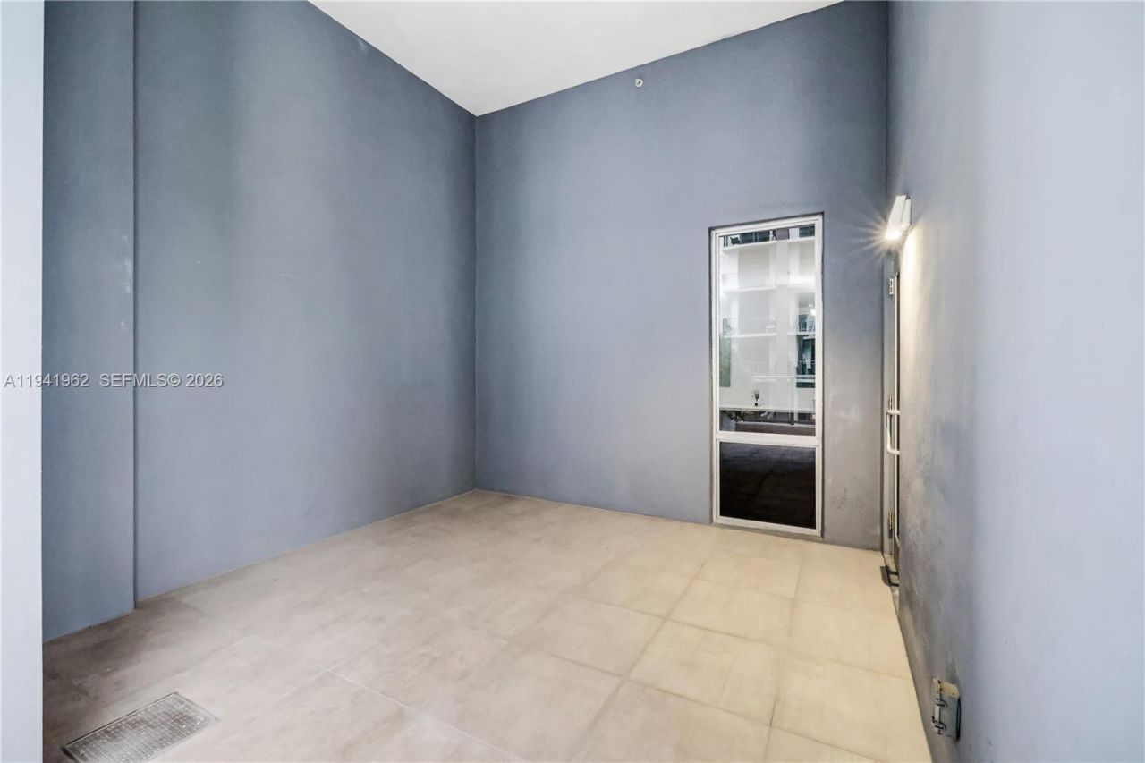 1010 SW 2nd Ave, Unit 506, Miami, FL 33130 Photo