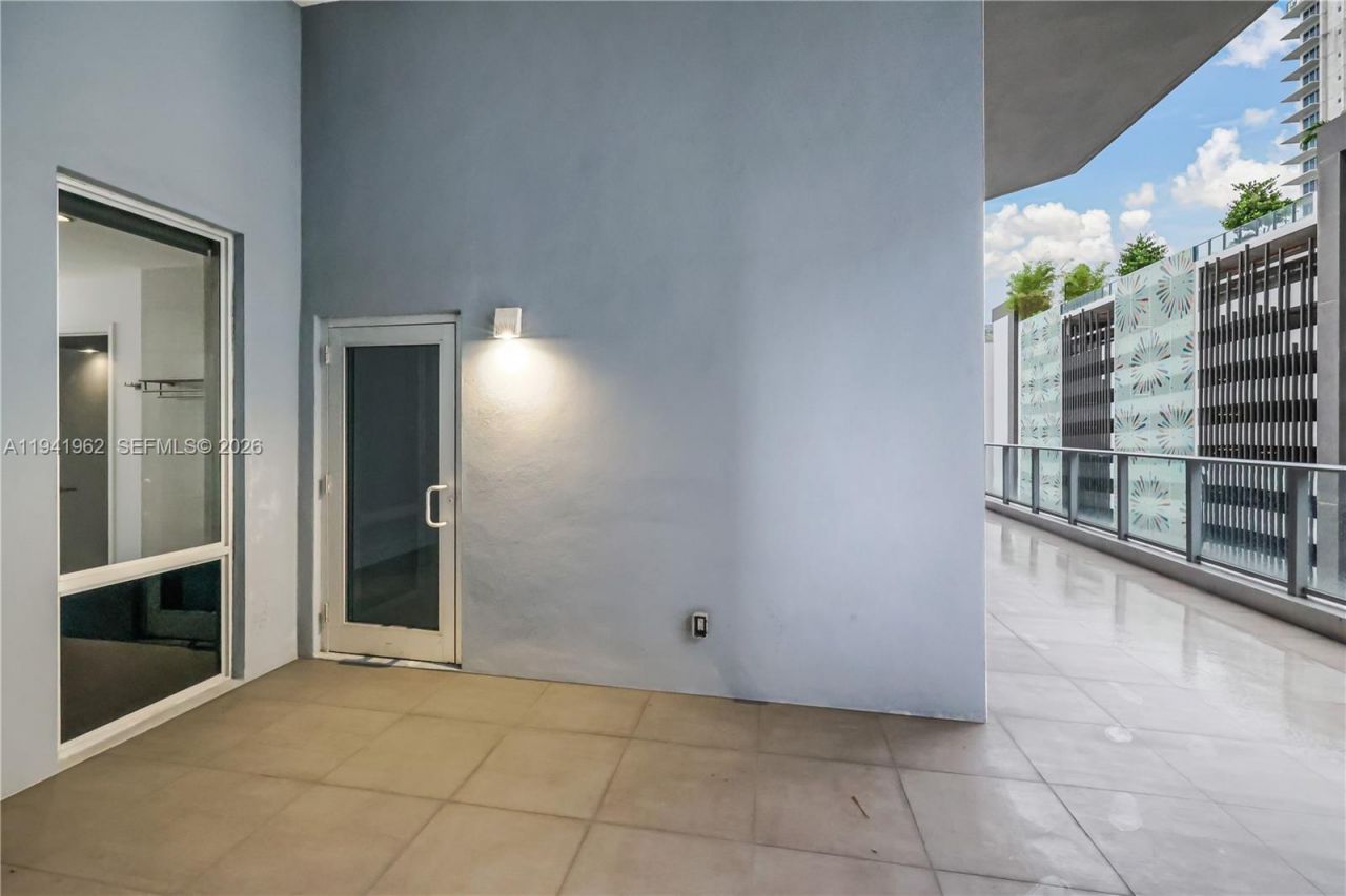 1010 SW 2nd Ave, Unit 506, Miami, FL 33130 Photo