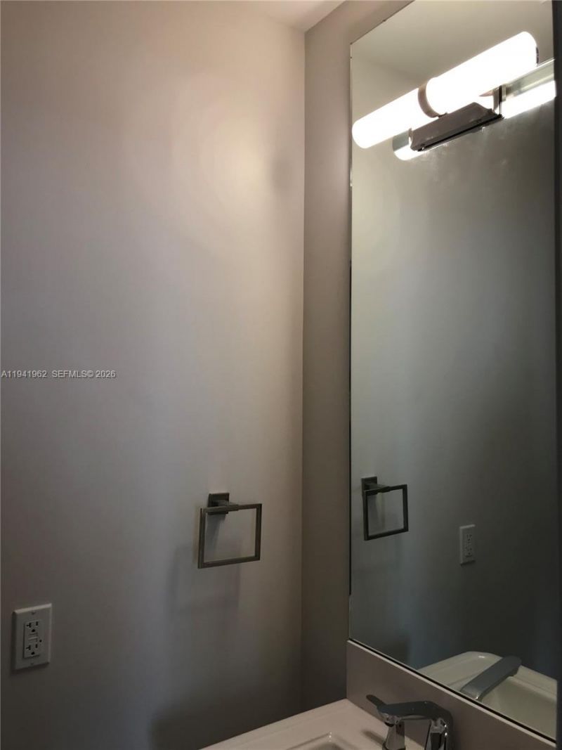 1010 SW 2nd Ave, Unit 506, Miami, FL 33130 Photo