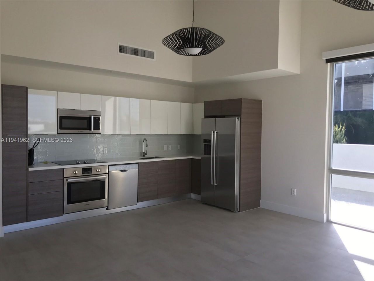 1010 SW 2nd Ave, Unit 506, Miami, FL 33130 Photo