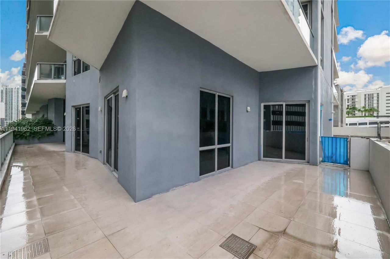 1010 SW 2nd Ave, Unit 506, Miami, FL 33130 Photo