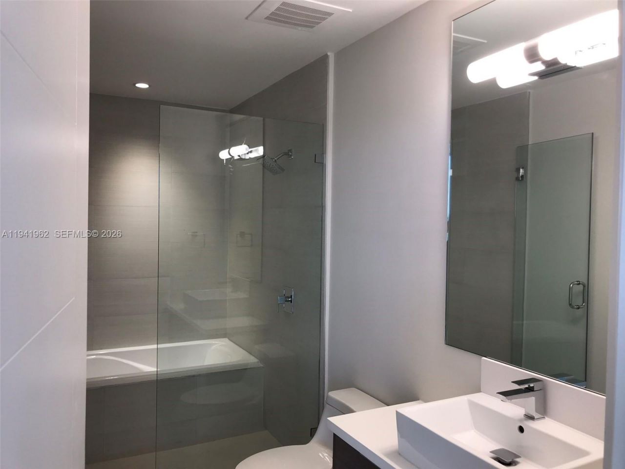 1010 SW 2nd Ave, Unit 506, Miami, FL 33130 Photo