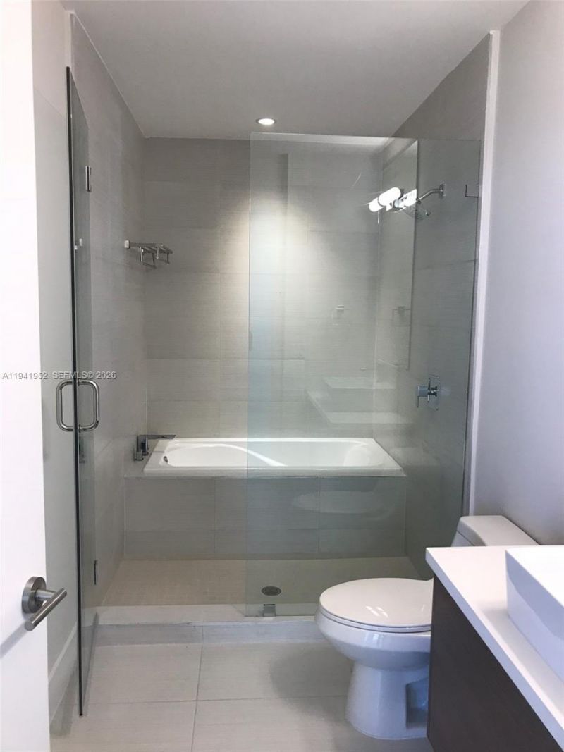 1010 SW 2nd Ave, Unit 506, Miami, FL 33130 Photo