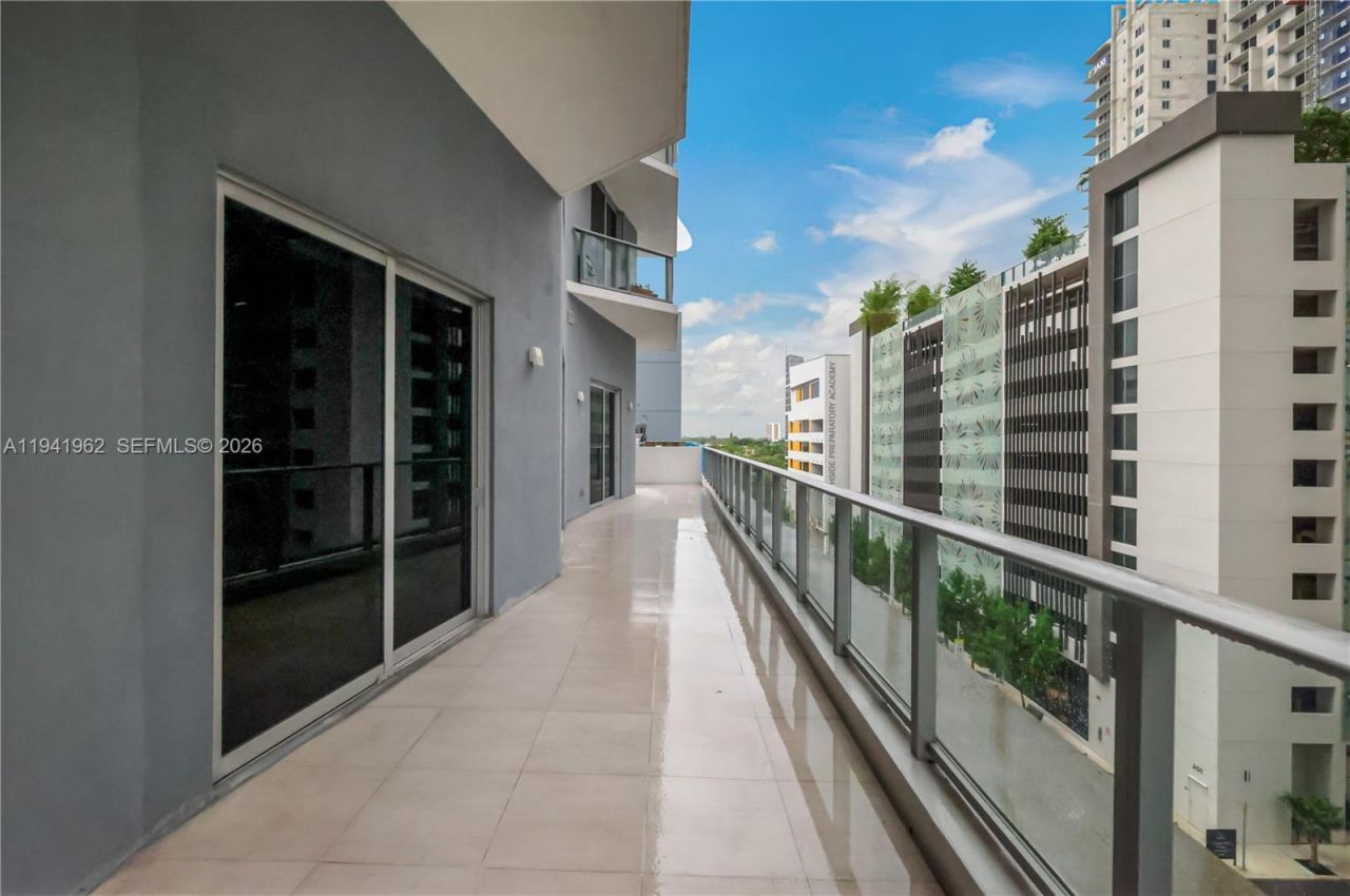 1010 SW 2nd Ave, Unit 506, Miami, FL 33130 Photo