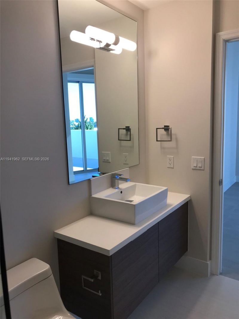 1010 SW 2nd Ave, Unit 506, Miami, FL 33130 Photo