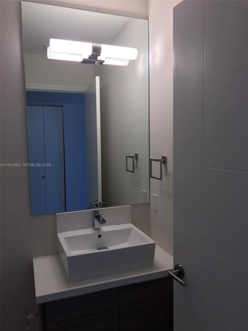 1010 SW 2nd Ave, Unit 506, Miami, FL 33130 Photo