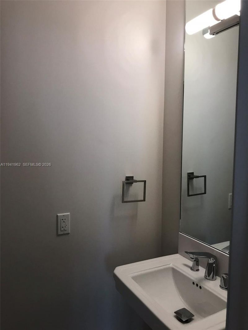 1010 SW 2nd Ave, Unit 506, Miami, FL 33130 Photo