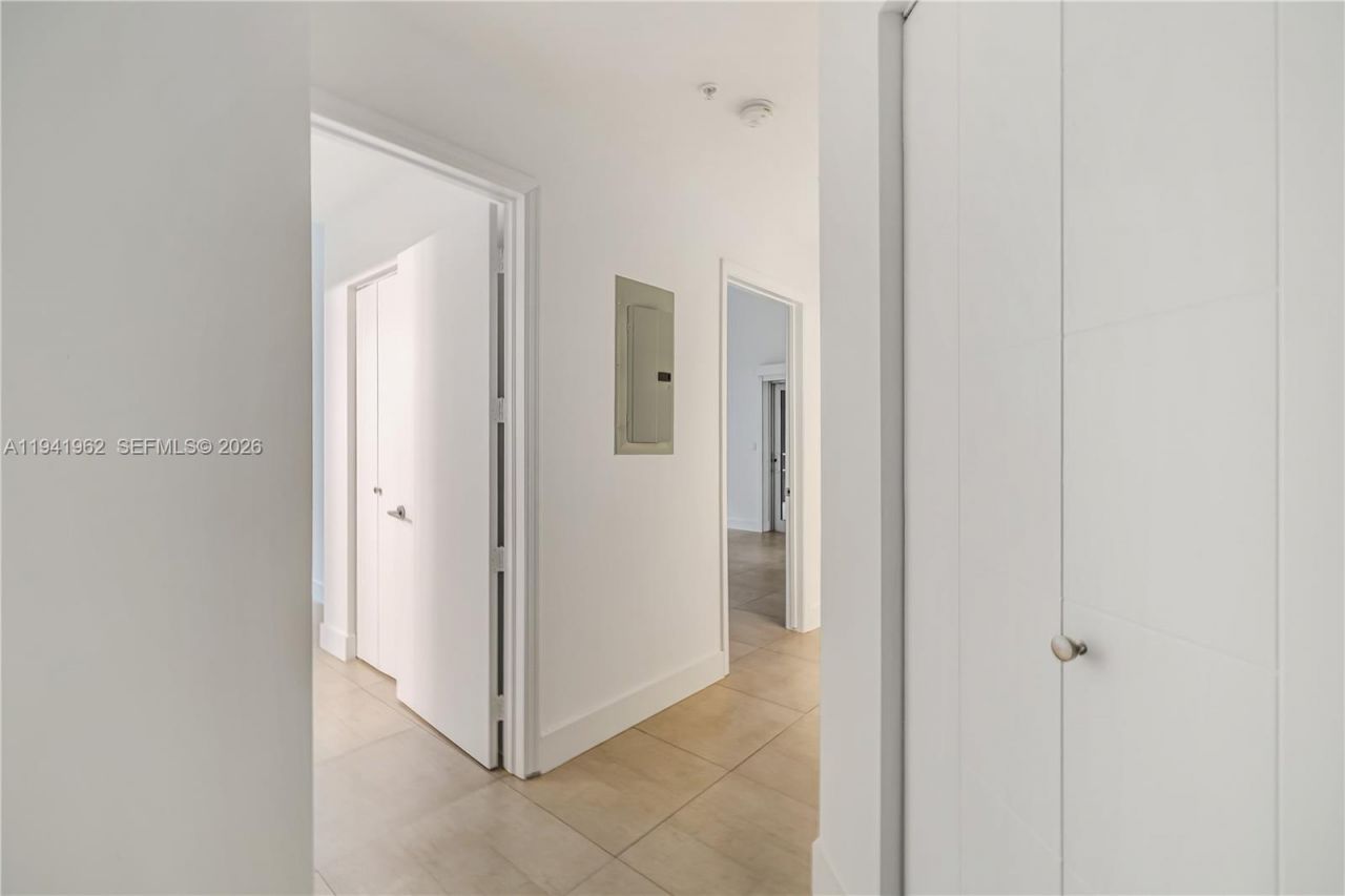 1010 SW 2nd Ave, Unit 506, Miami, FL 33130 Photo