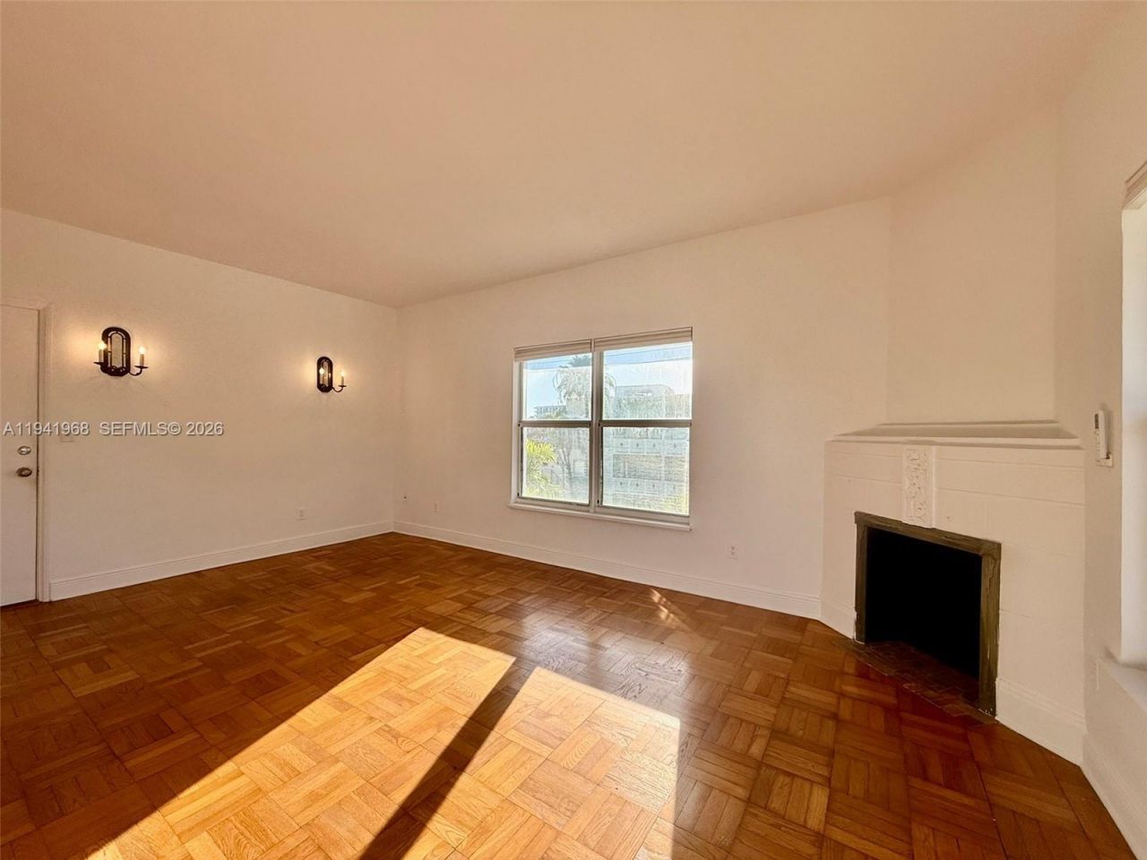 4035 N Meridian Ave, Unit 302, Miami Beach, FL 33140 Photo