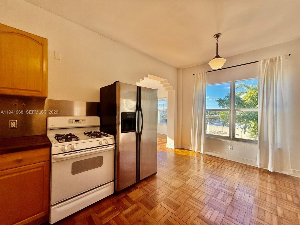 4035 N Meridian Ave, Unit 302, Miami Beach, FL 33140 Photo