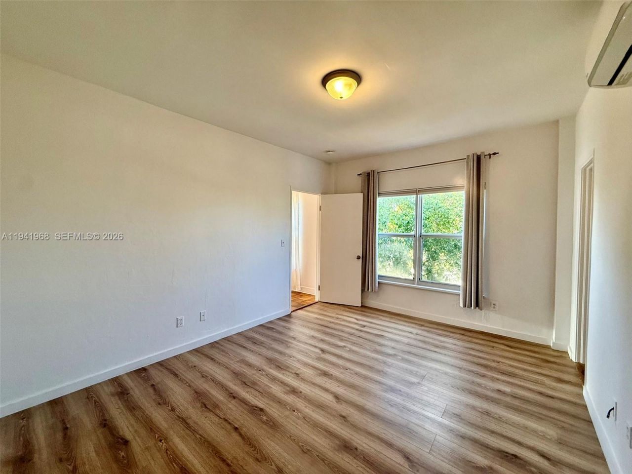 4035 N Meridian Ave, Unit 302, Miami Beach, FL 33140 Photo