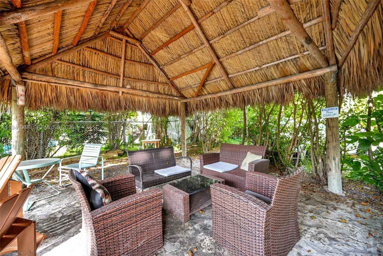 4035 N Meridian Ave, Unit 302, Miami Beach, FL 33140 Photo