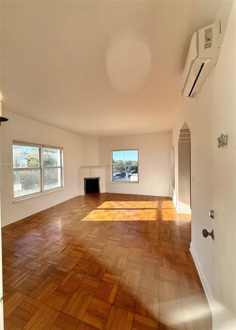 4035 N Meridian Ave, Unit 302, Miami Beach, FL 33140 Photo