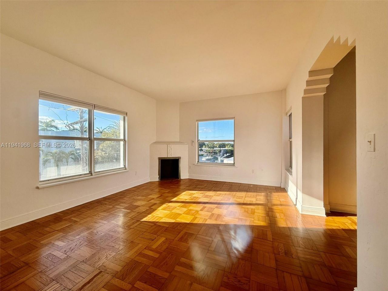 4035 N Meridian Ave, Unit 302, Miami Beach, FL 33140 Photo