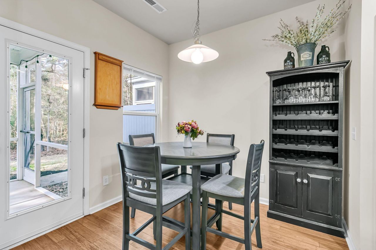 1026 Bennington Drive Photo 15