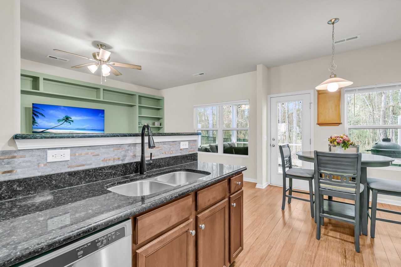 1026 Bennington Drive Photo 16