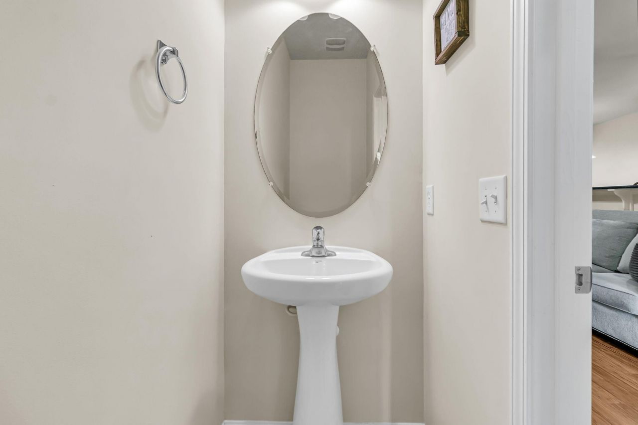 1026 Bennington Drive Photo 18