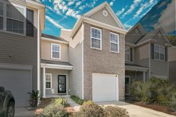 1026 Bennington Drive photo 4