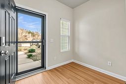 1026 Bennington Drive photo 4