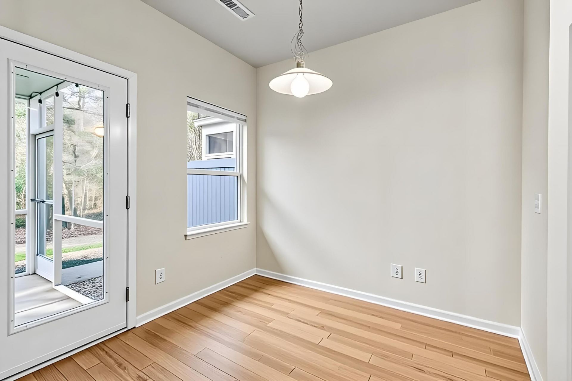 1026 Bennington Drive Photo 20