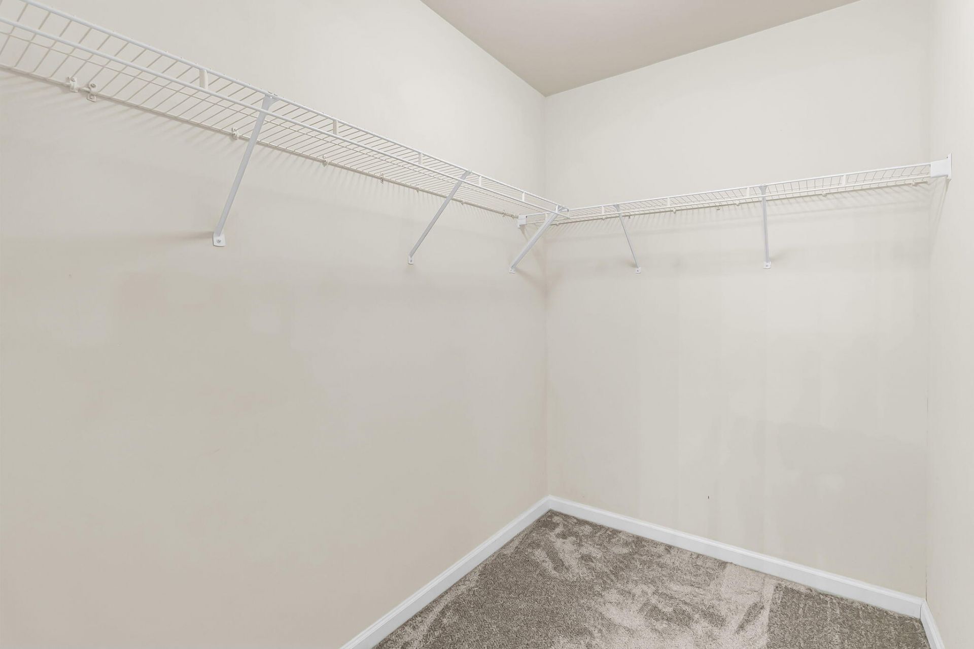 1026 Bennington Drive Photo 36