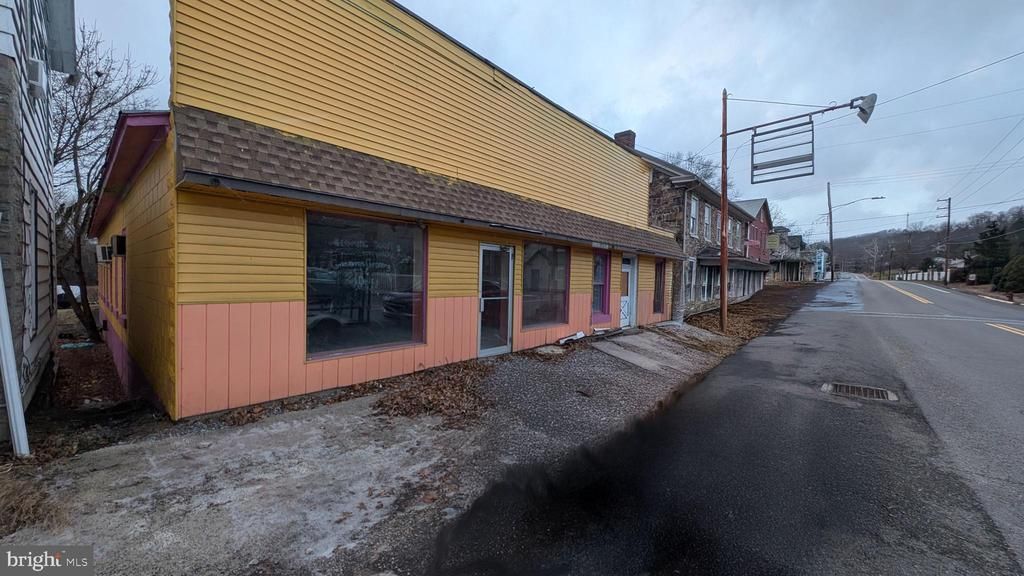 39 N MARKET STREET, MILLERSTOWN, PA 17062