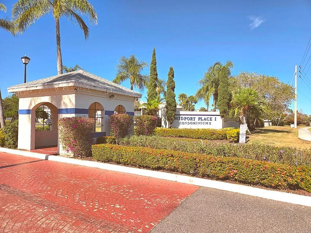 1524 SE Royal Green Circle, Unit Q-202, Port Saint Lucie, FL 34952 Photo