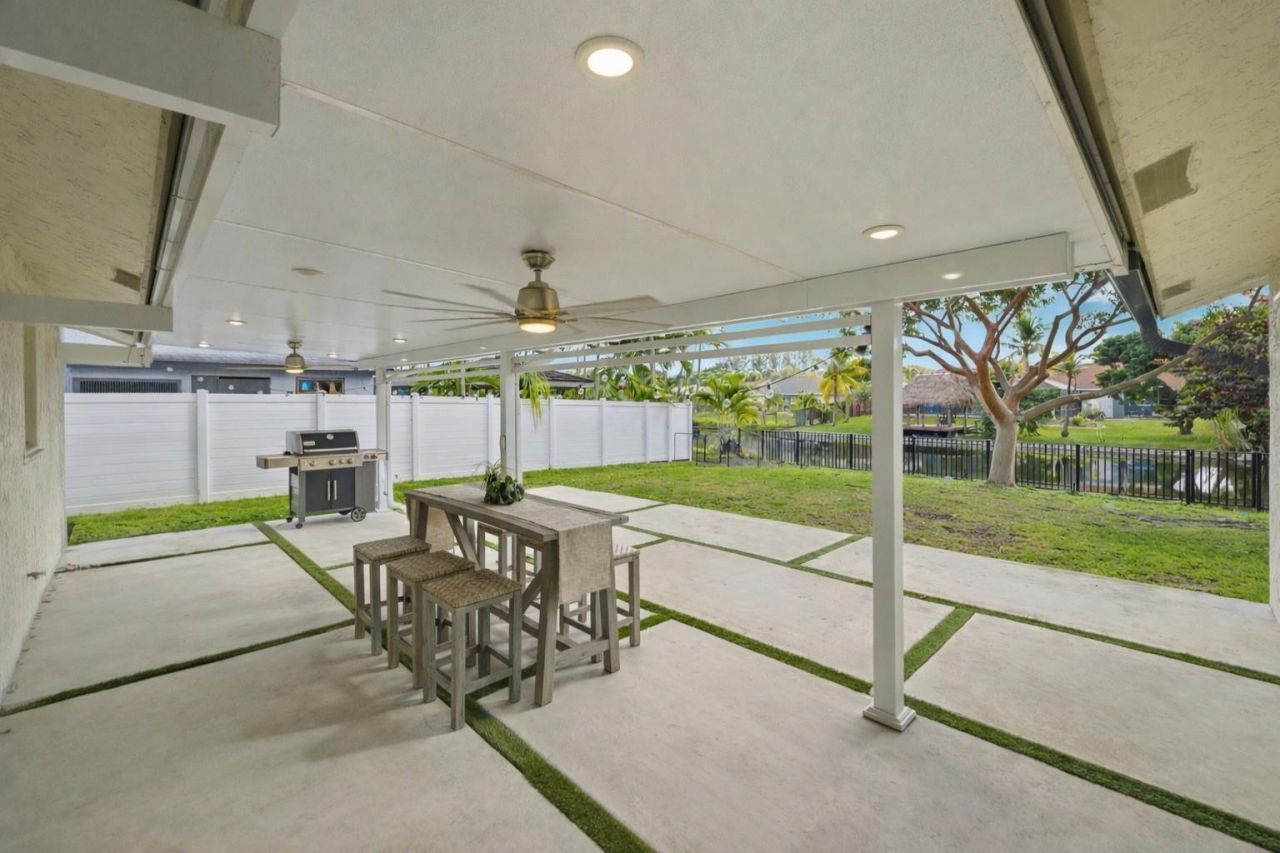 8340 SW 27th Place, Davie, FL 33328 Photo