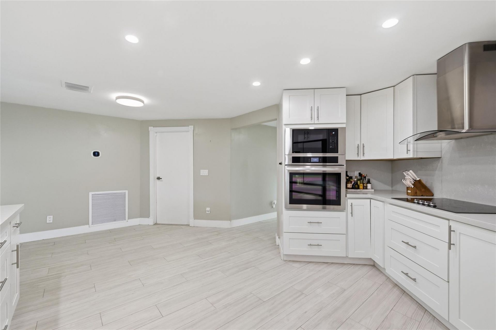 8340 SW 27th Place, Davie, FL 33328 Photo