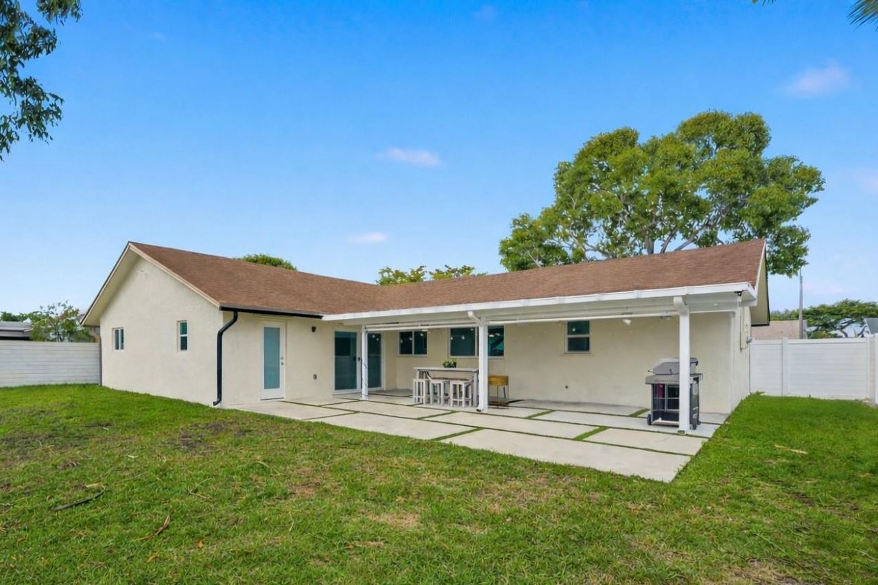 8340 SW 27th Place, Davie, FL 33328 Photo