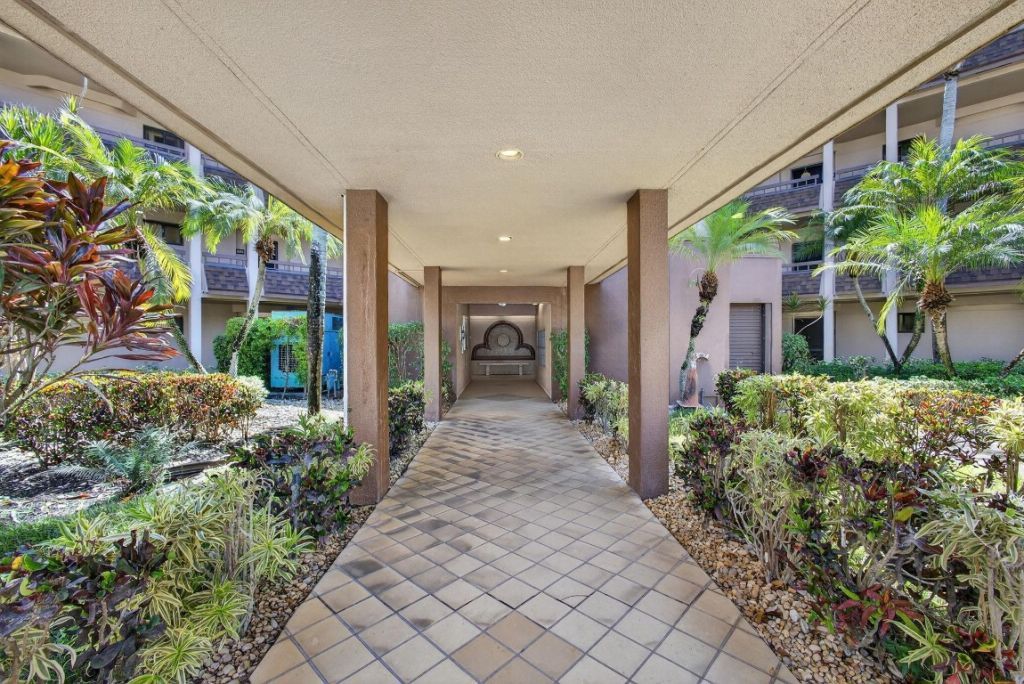 4770 Fountains Drive, Unit 104, Lake Worth, FL 33467 Photo