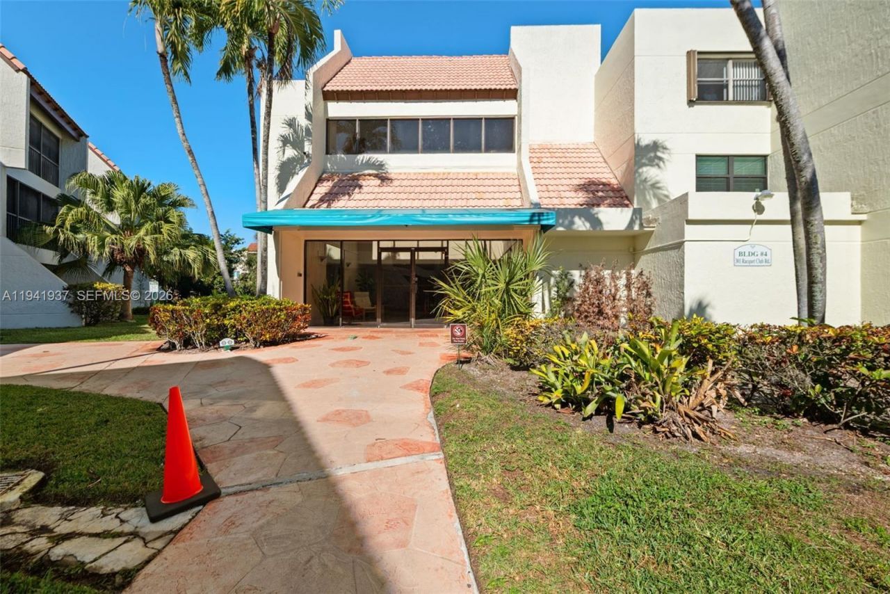 301 Racquet Club Rd, Unit 104, Weston, FL 33326 Photo