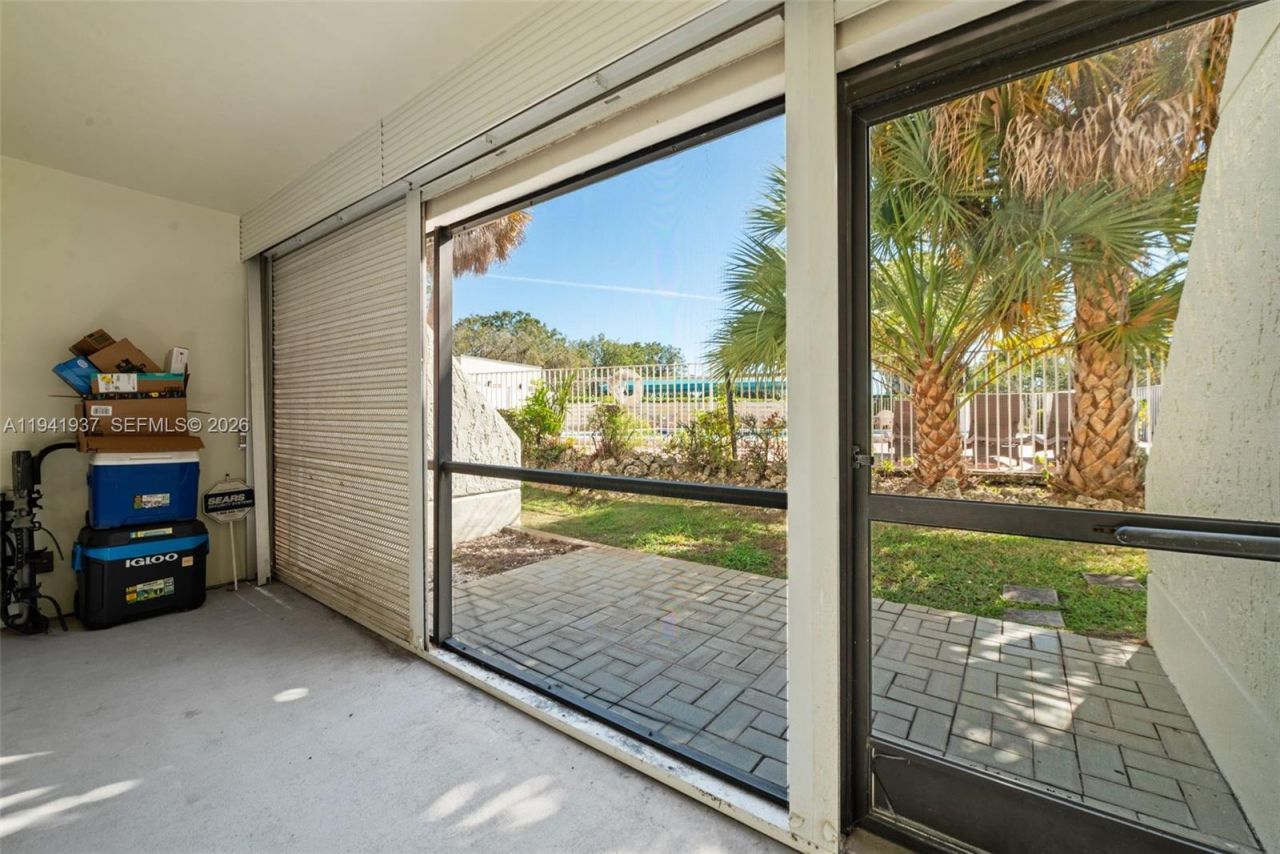 301 Racquet Club Rd, Unit 104, Weston, FL 33326 Photo