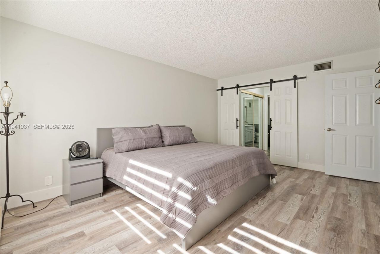 301 Racquet Club Rd, Unit 104, Weston, FL 33326 Photo