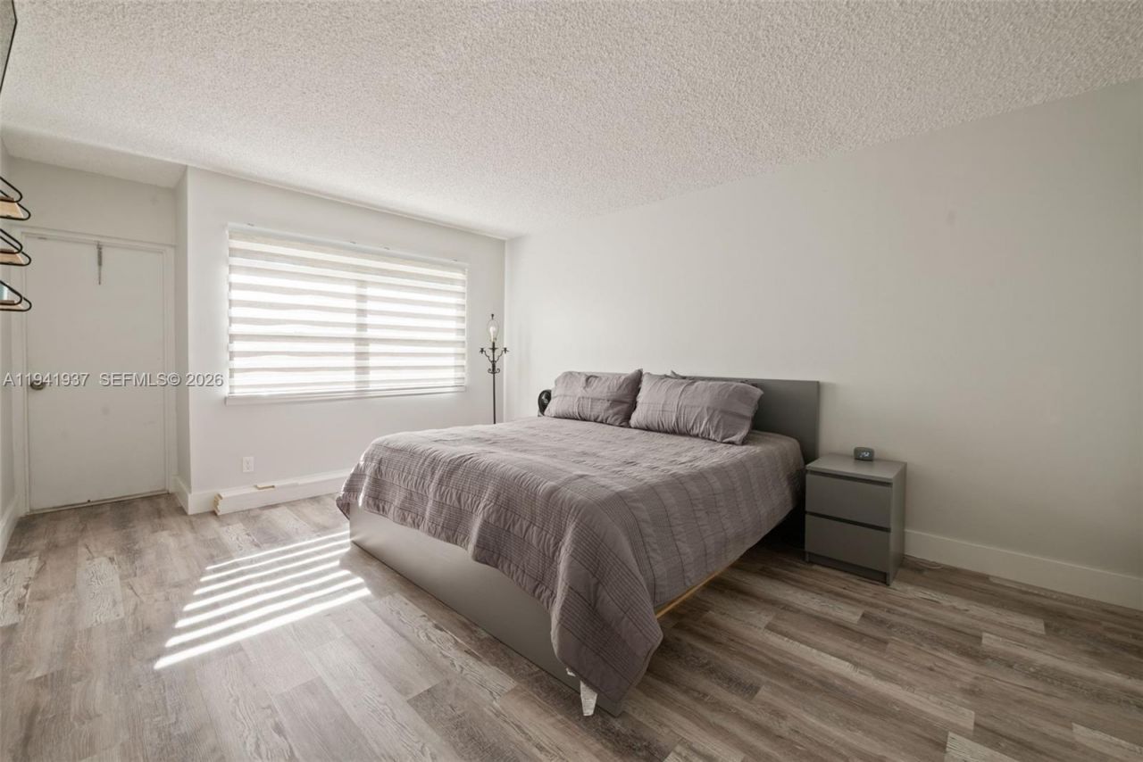 301 Racquet Club Rd, Unit 104, Weston, FL 33326 Photo