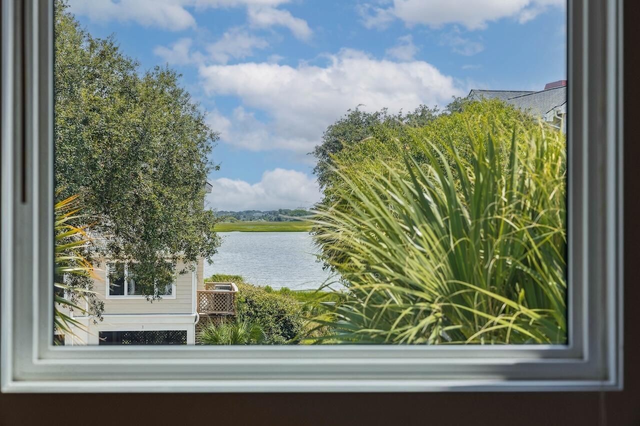 1551 Ben Sawyer Boulevard Photo 2