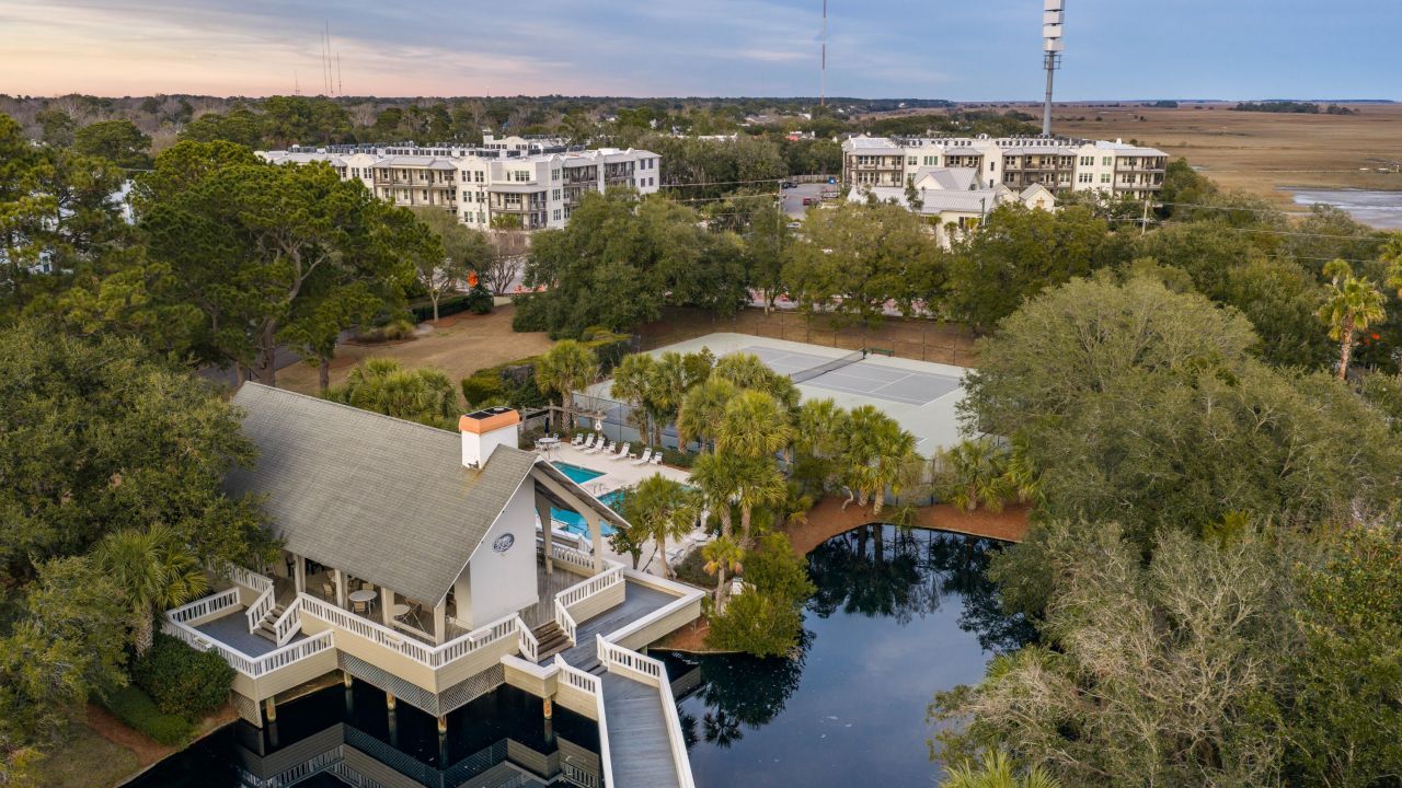 1551 Ben Sawyer Boulevard Photo 3