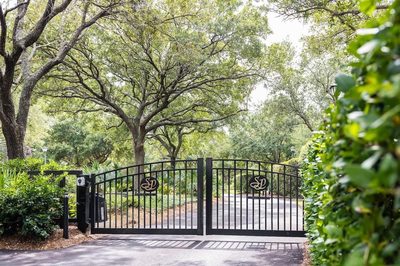 1551 Ben Sawyer Boulevard Photo 8