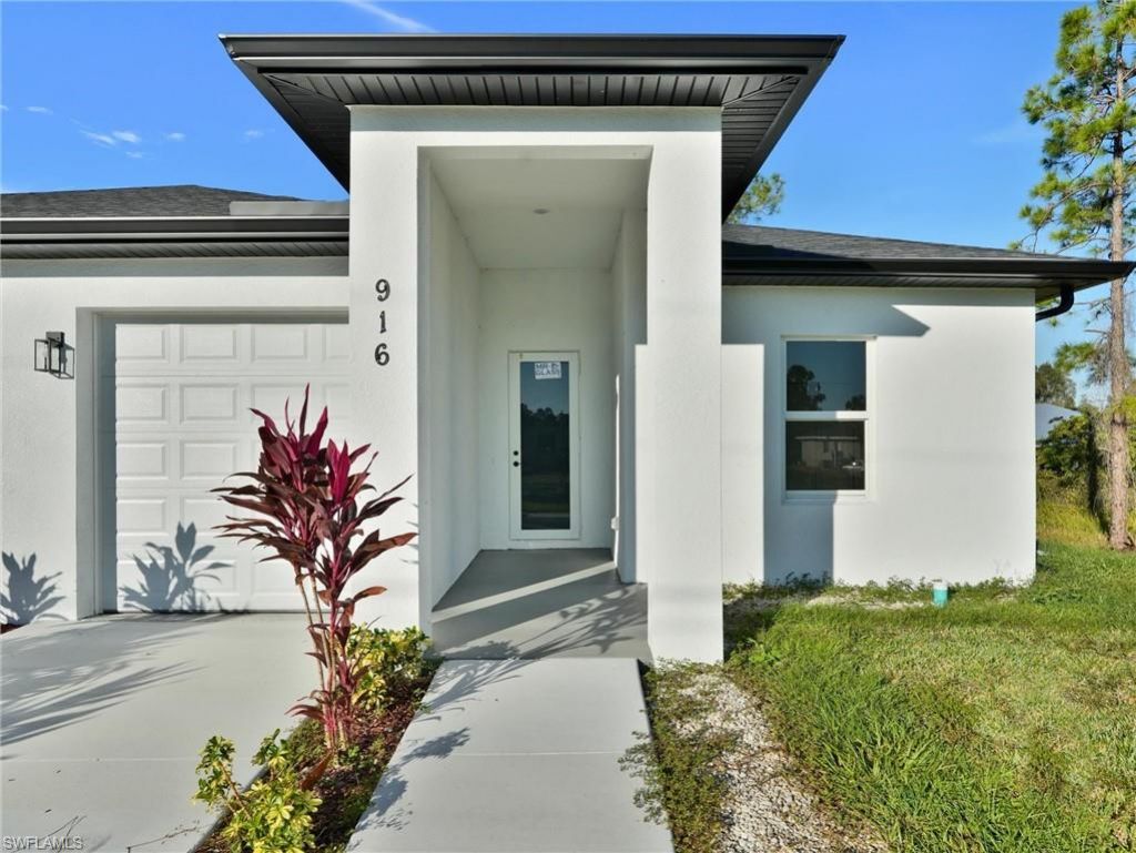 918 Eisenhower Blvd, Lehigh Acres, FL 33974 Photo