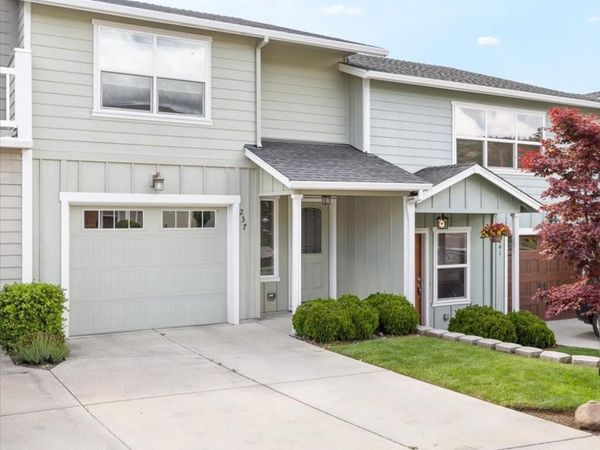 237 Dunthorpe Drive, Medford, OR 97504