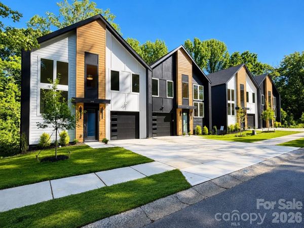 2418 Crestview Drive, Charlotte, NC 28216