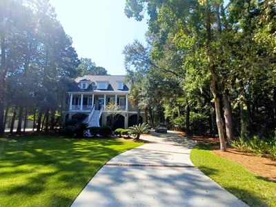 1492 Headquarters Plantation Drive, Johns Island, SC 29455