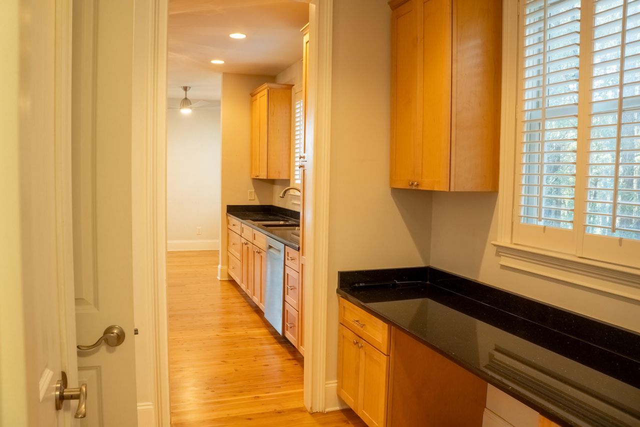 1492 Headquarters Plantation Drive Photo 11