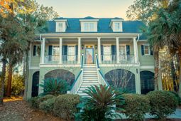 1492 Headquarters Plantation Drive photo 4