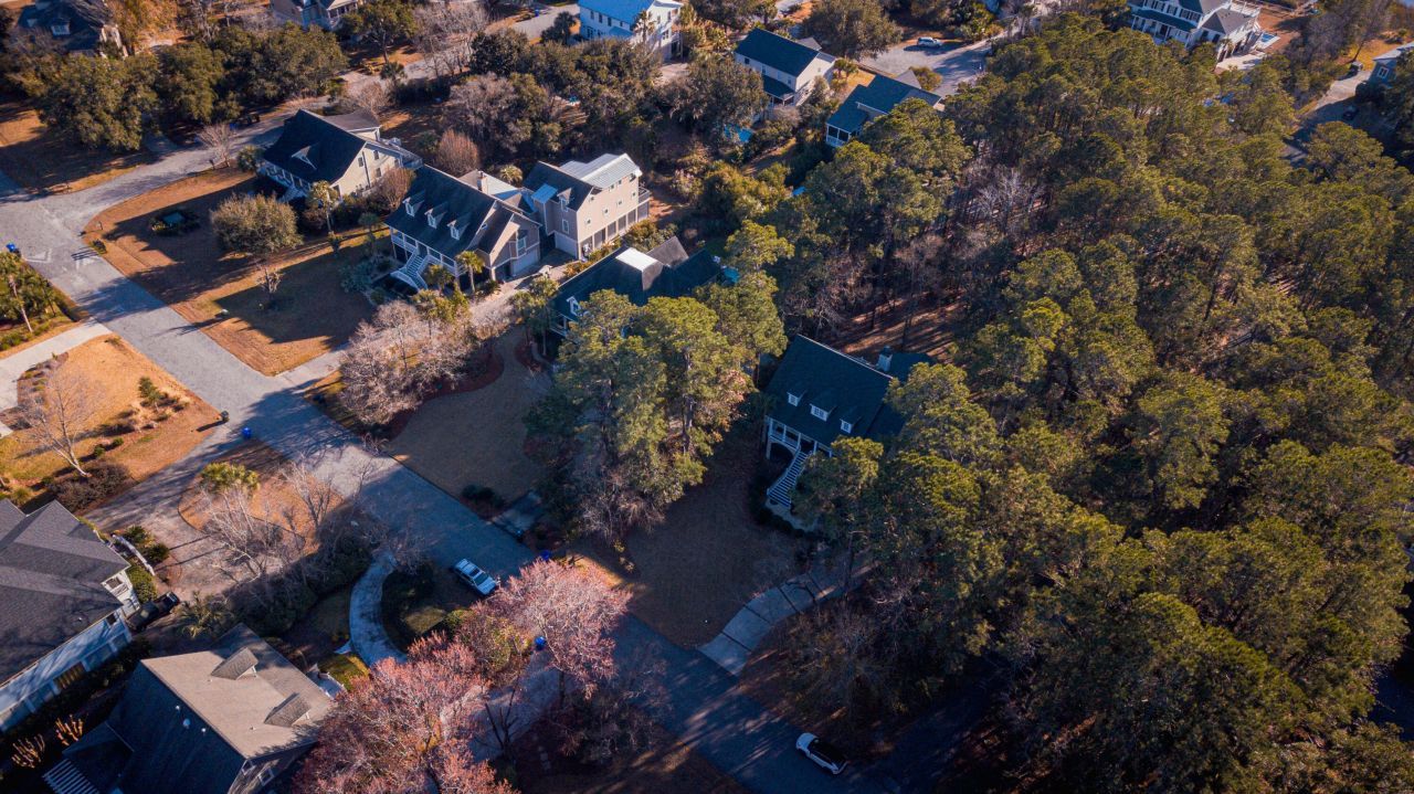 1492 Headquarters Plantation Drive Photo 33