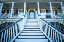 1492 Headquarters Plantation Drive photo 4